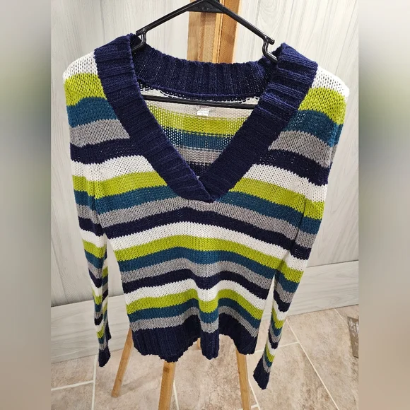 Sweater - Picture 4 of 5